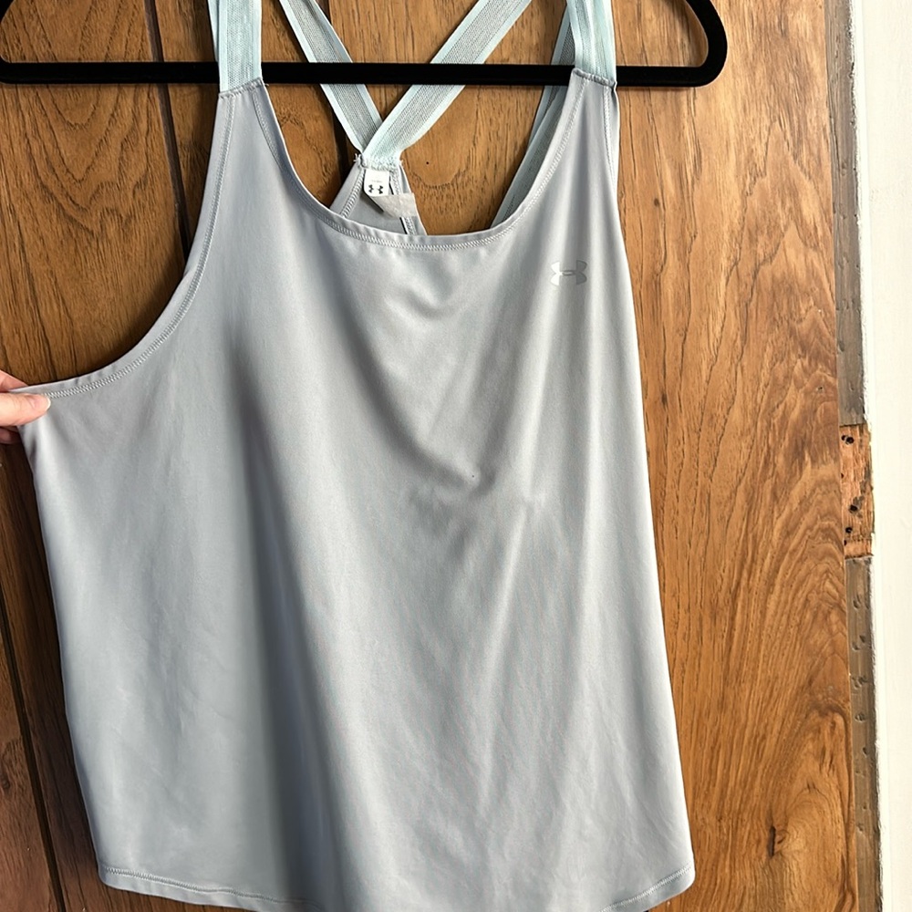 Under Armor Flowing Tank Top Large